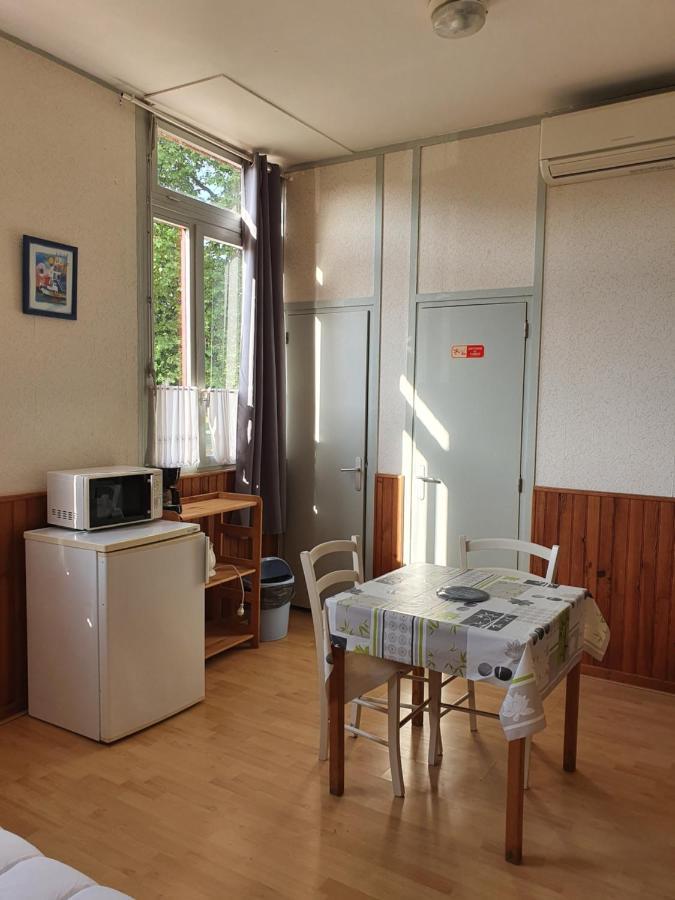 Camping Des 2 Rives- Chambres Etang-sur-Arroux 外观 照片